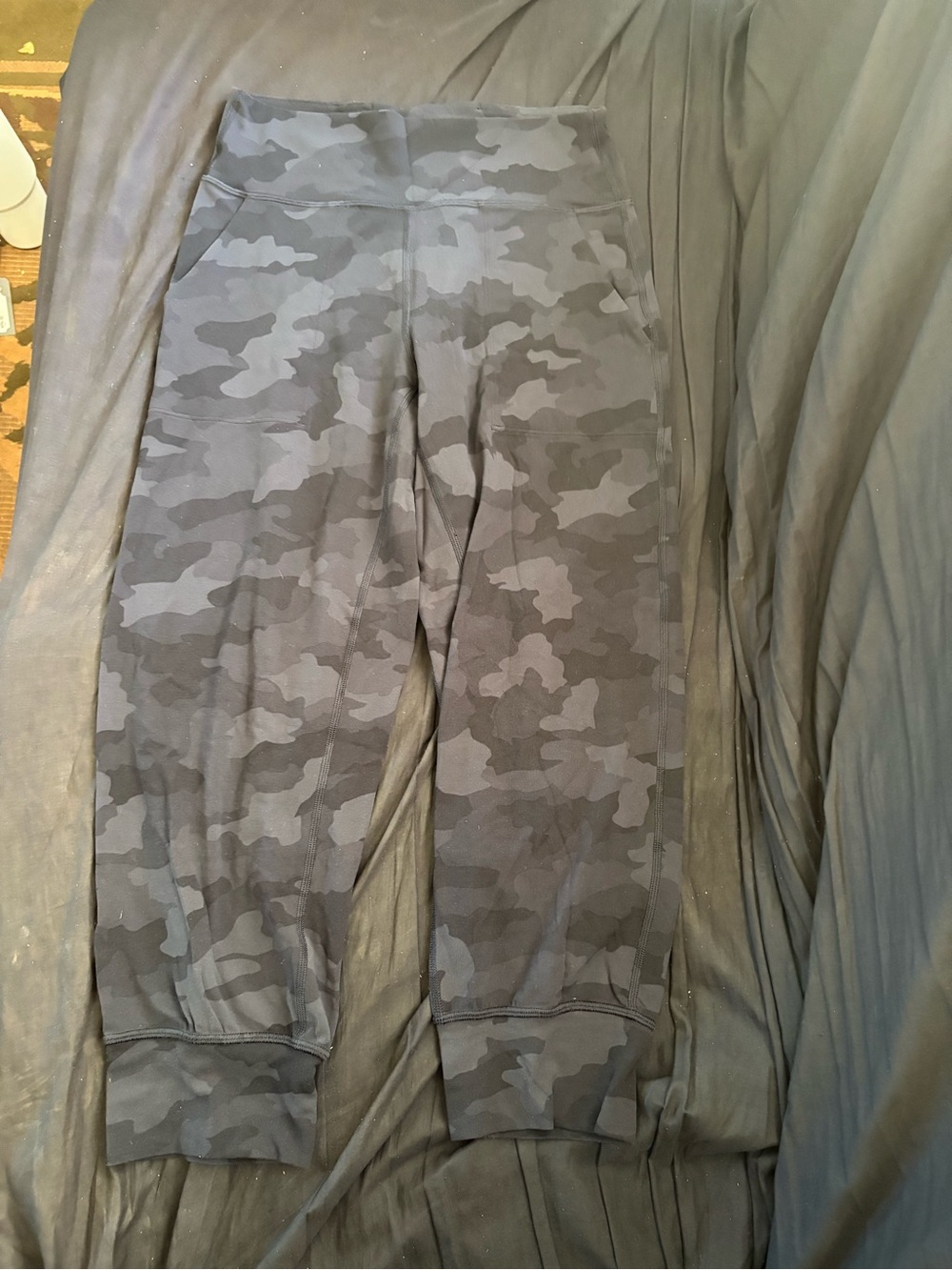 EUC Lululemon Align Jogger Cropped 23”